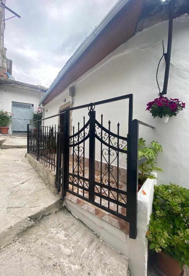 Hotel Marko'S House Gjirokastra Zewnętrze zdjęcie